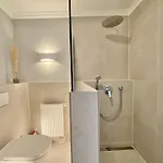 Schöne Teilweise Mit Dachterrasse Im Herzen Von Apartment