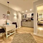 Schoene Teilweise Mit Dachterrasse Im Herzen Von Lejlighed Itzehoe