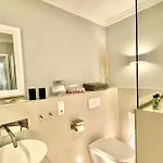 Schöne Teilweise Mit Dachterrasse Im Herzen Von Apartment