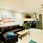 Schöne Teilweise Mit Dachterrasse Im Herzen Von * Itzehoe