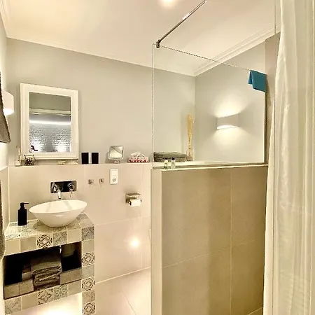 Schoene Teilweise Mit Dachterrasse Im Herzen Von Itzehoe