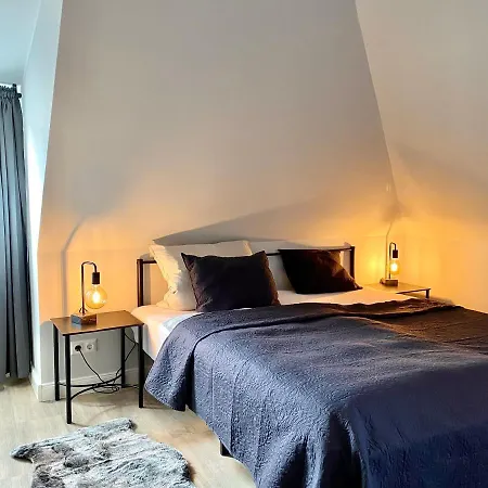 Schoene Teilweise Mit Dachterrasse Im Herzen Von *