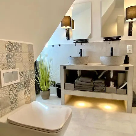 Schoene Teilweise Mit Dachterrasse Im Herzen Von * Itzehoe