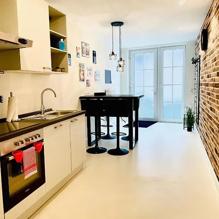 Daire Schoene Teilweise Mit Dachterrasse Im Herzen Von *