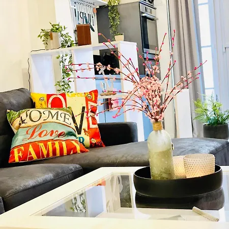 Schoene Teilweise Mit Dachterrasse Im Herzen Von Apartman Itzehoe