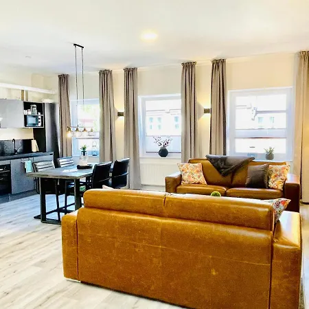 Apartamento Schoene Teilweise Mit Dachterrasse Im Herzen Von Itzehoe