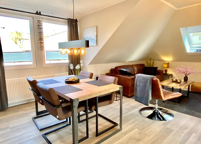 Schoene Teilweise Mit Dachterrasse Im Herzen Von * Itzehoe