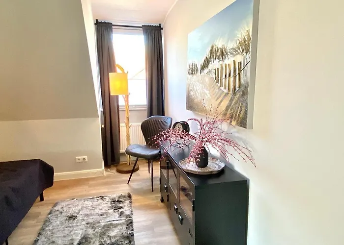 Schoene Teilweise Mit Dachterrasse Im Herzen Von Itzehoe